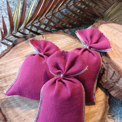 Lot 3 sachets de lavande bio en lin, couleur rose foncé.