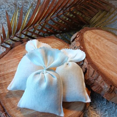 Lot 3 sachets de lavande bio en lin, couleur blanc.