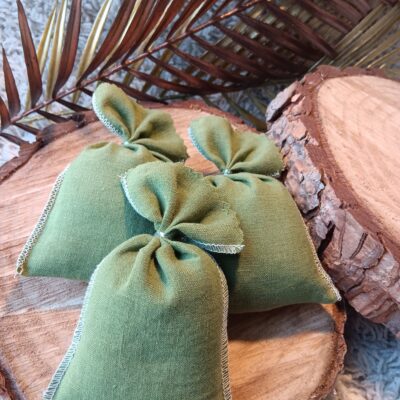 Lot 3 sachets de lavande bio en lin, couleur vert kaki.