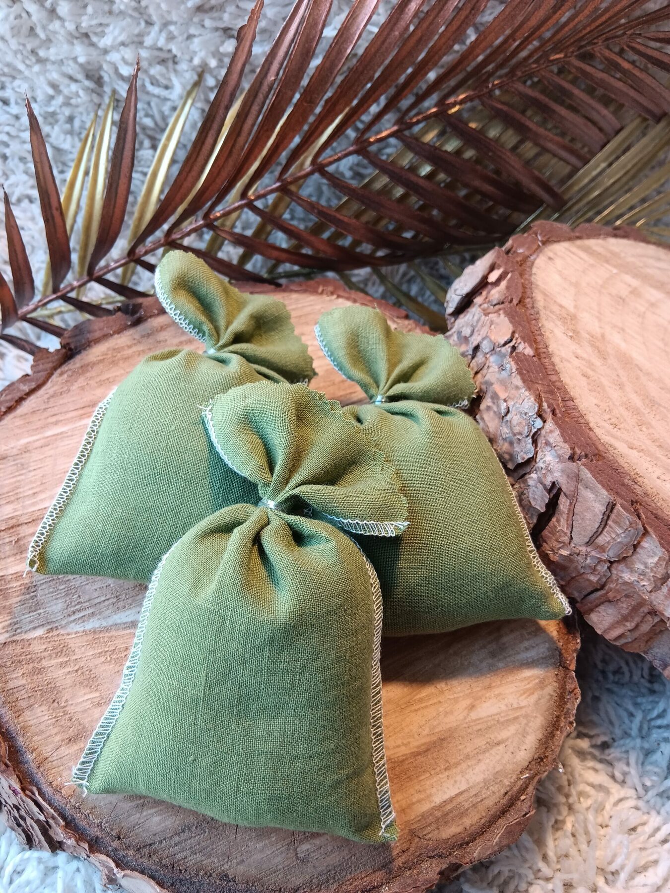 Lot 3 sachets de lavande bio en lin, couleur vert kaki.