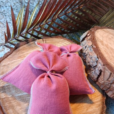 Lot 3 sachets de lavande bio en lin, couleur vieux rose.