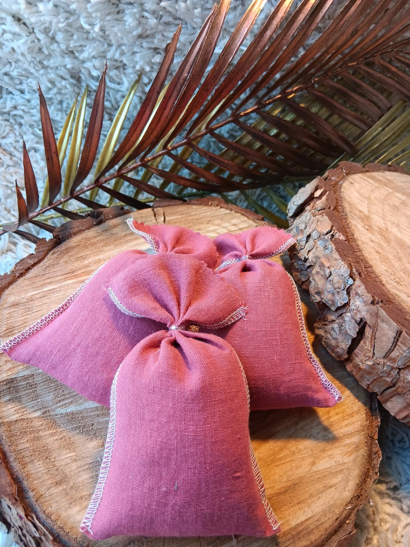 Lot 3 sachets de lavande bio en lin, couleur vieux rose.
