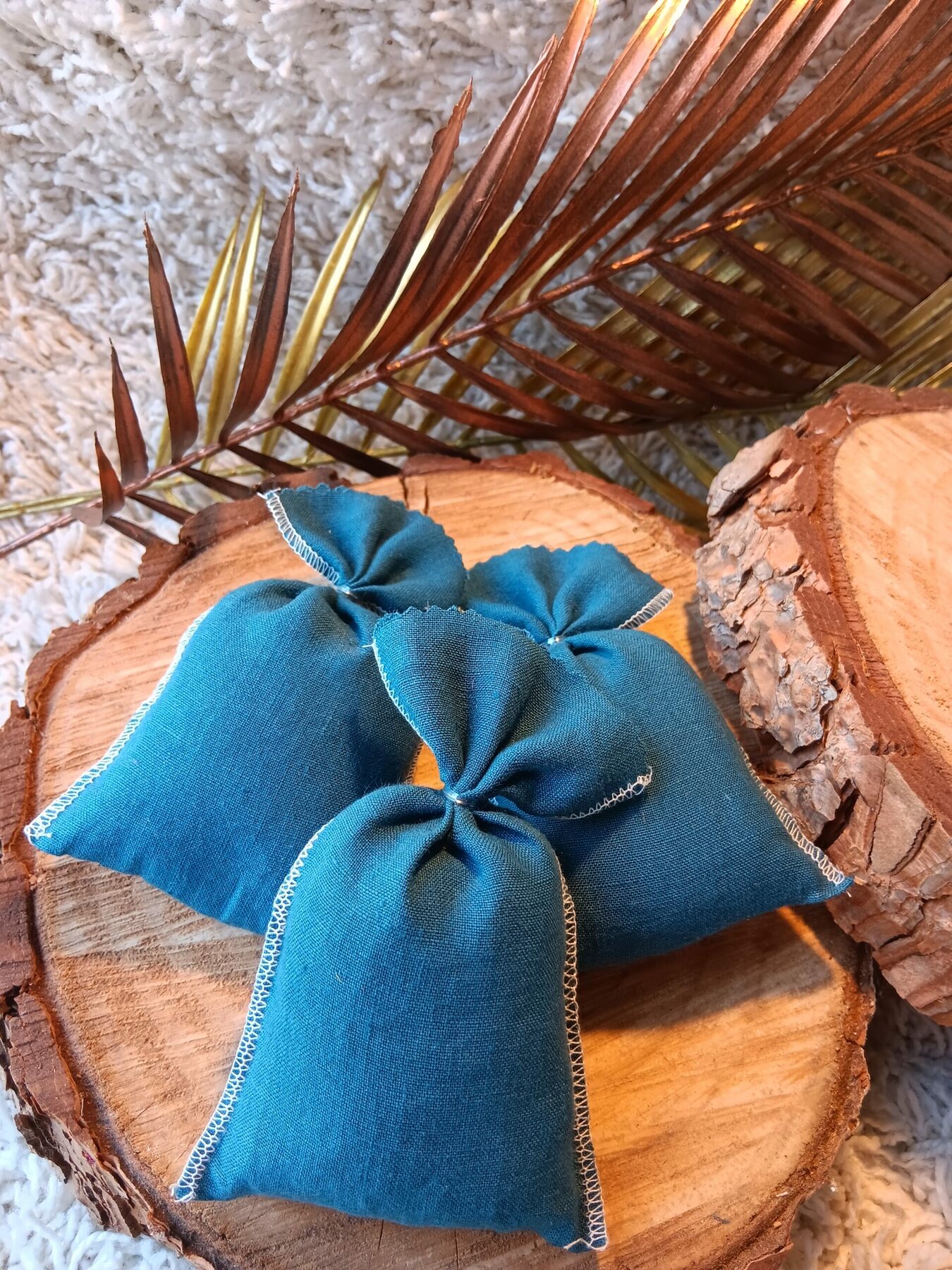 Lot 3 sachets de lavande bio en lin, couleur bleu.