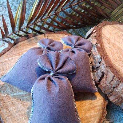 Lot 3 sachets de lavande bio en lin, couleur violet.