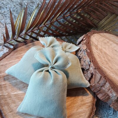 Lot 3 sachets de lavande bio en lin, couleur vert kaki clair.