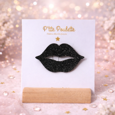 Broche Lèvre Pailletée noir – Bijou fantaisie artisanal – Création française P’tite Poulette