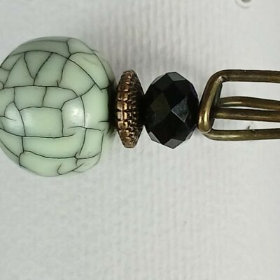 Broche bohème chic perle minérale gris craquelé