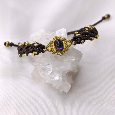 Bracelet Macramé Marron, Connecteur En Laiton Brut Avec Améthyste. Création Artisanale