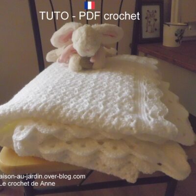 TUTO CROCHET - Plaid blanc aux jolis points fantaisies orné d'une belle bordure dentelle , facile à réaliser !