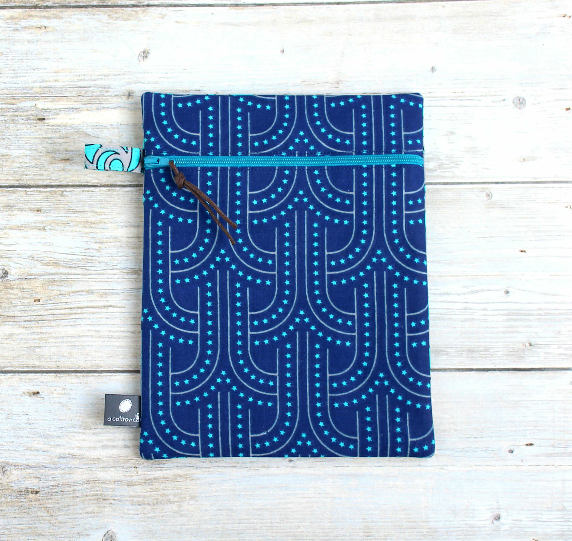 Pochette livre zippée, trousse plate tissu wax, porte documents voyage – Image 2