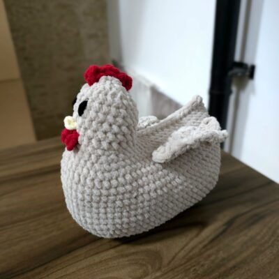 Poule décoration table - Peluche Poule Crochet Fait Main - Doudou Moelleux - Cadeau Naissance ou Enfant personnalisable - Décoration Pâques