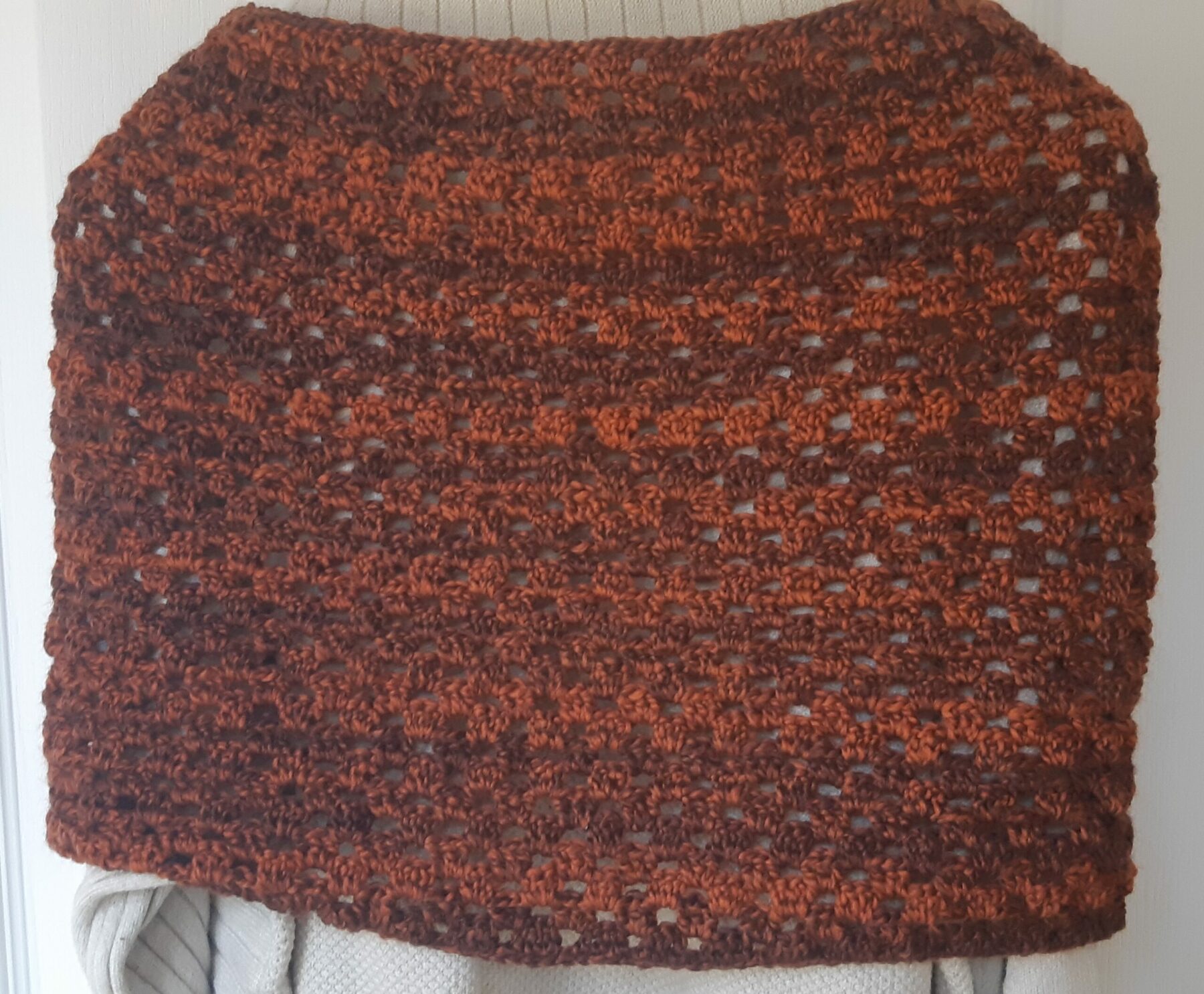 Chauffe épaule twisté au crochet – Image 2