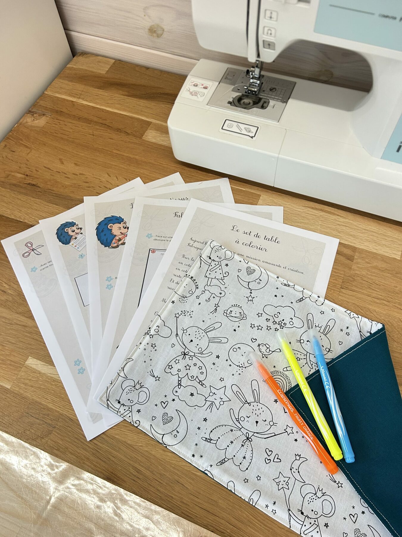Tuto PDF à Télécharger " Le Set de Table à Colorier " Topiepic et la Boite à Couture Magique