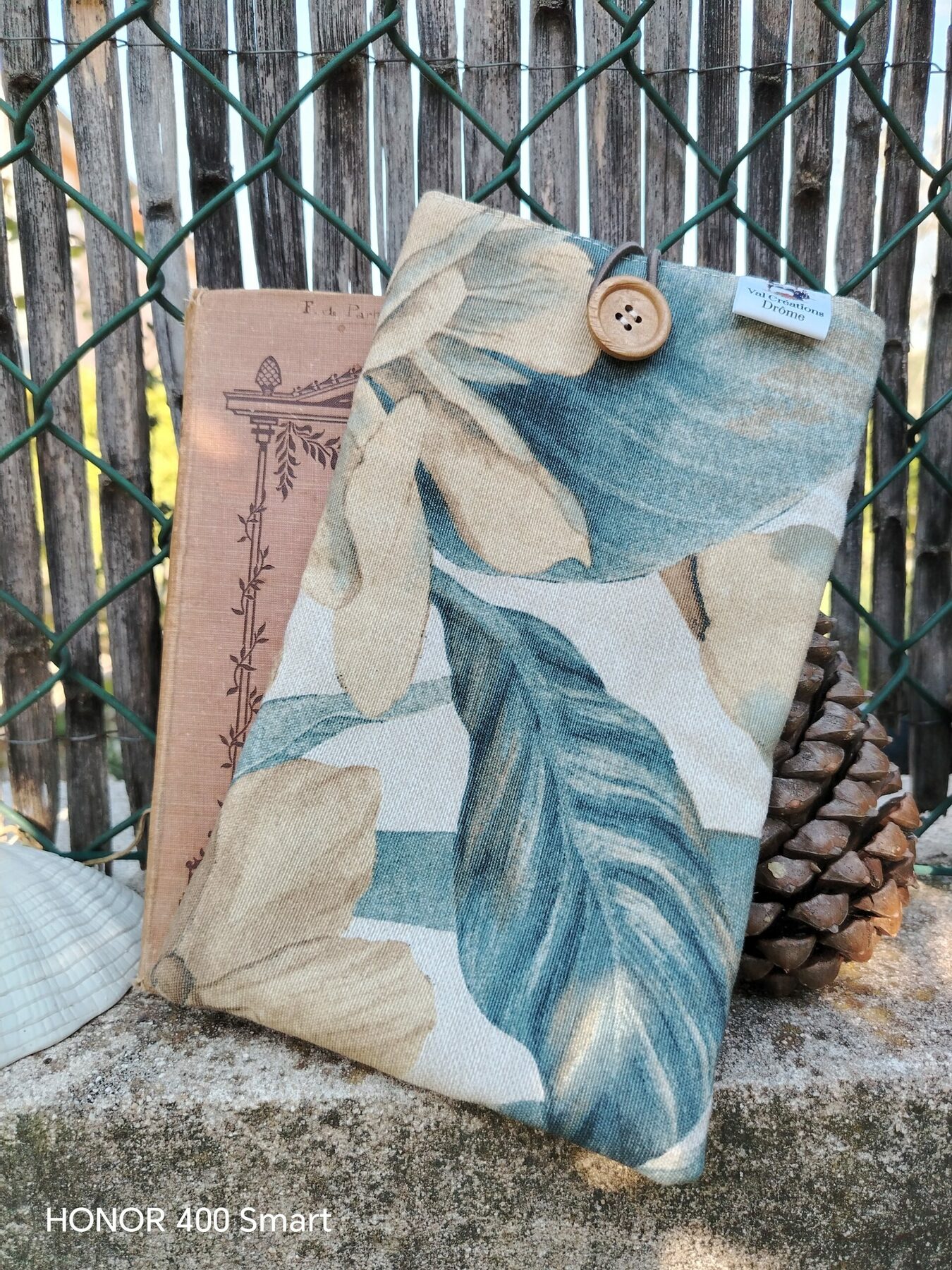 Housse livre de poche molletonnée/coton polyester/bouton vintage en bois véritable – Image 2