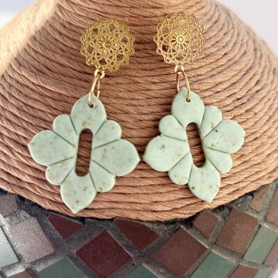 Boucles d’oreilles « Soléa Bohème » en pâte polymère vert naturel