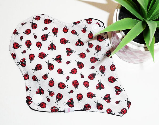 Protège-string lavable COCCINELLE (Mini & discret - 16 cm) - Zéro déchet - protège-tanga ado fille - femme
