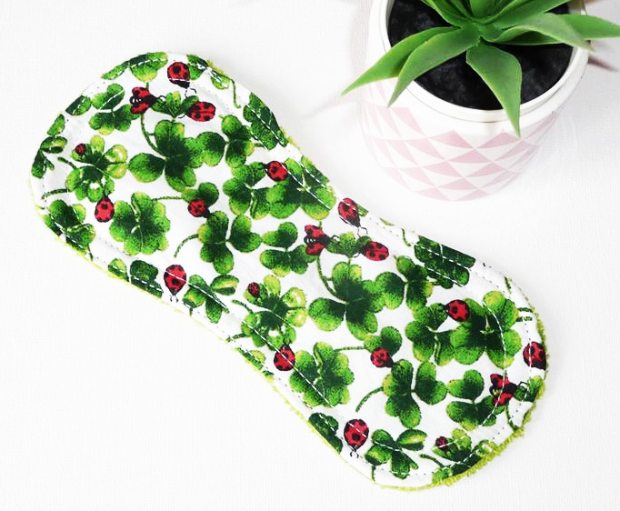 Protège-slip lavable sans ailettes COCCINELLE (Fin & discret : 19 cm) - Zéro déchet - PSL - Protège-slip en coton ado fille femme - Hygiène intime féminine