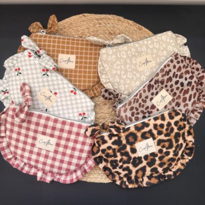 Pochette à volant, trousse à froufrou