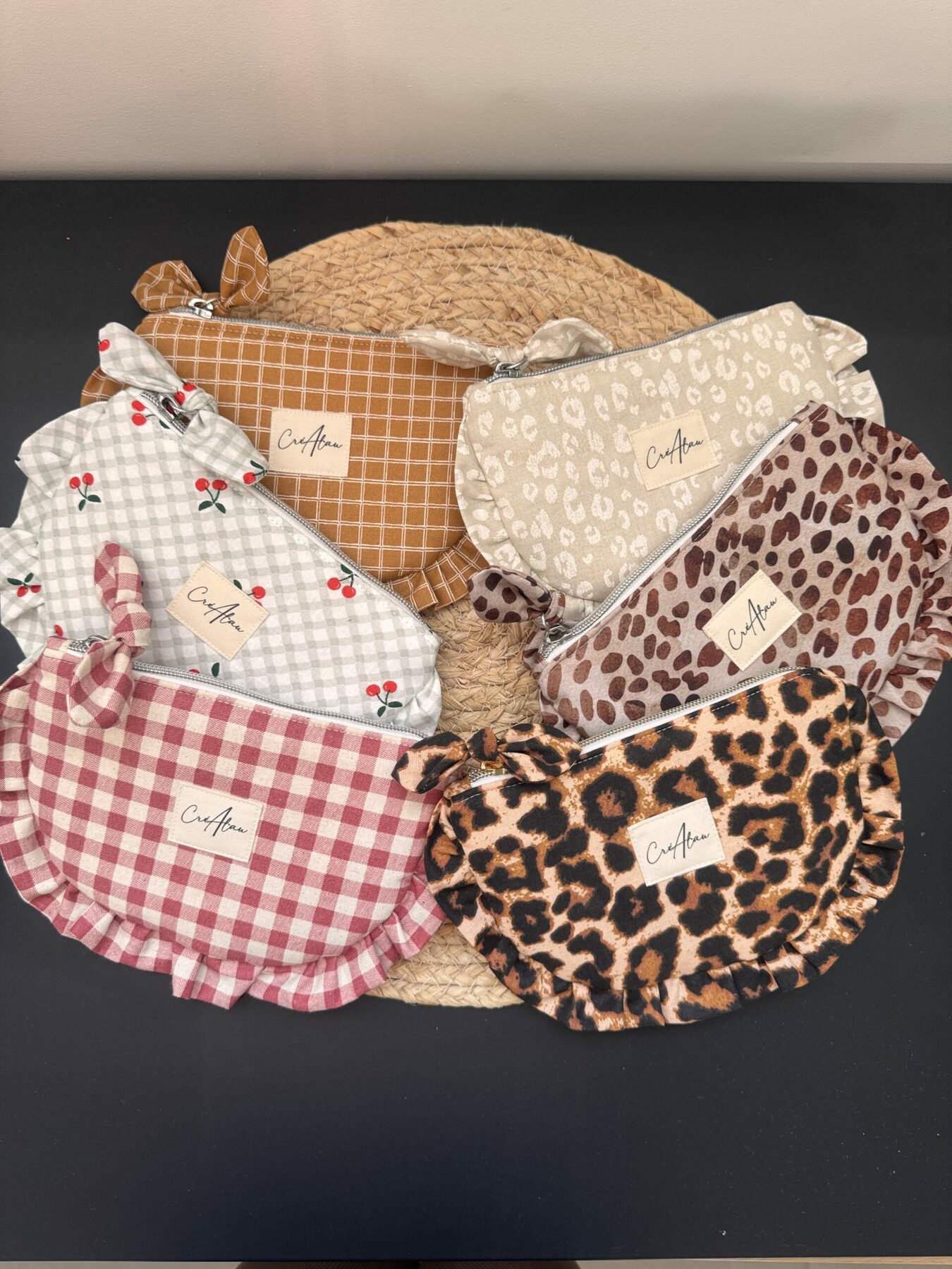 Pochette à volant, trousse à froufrou