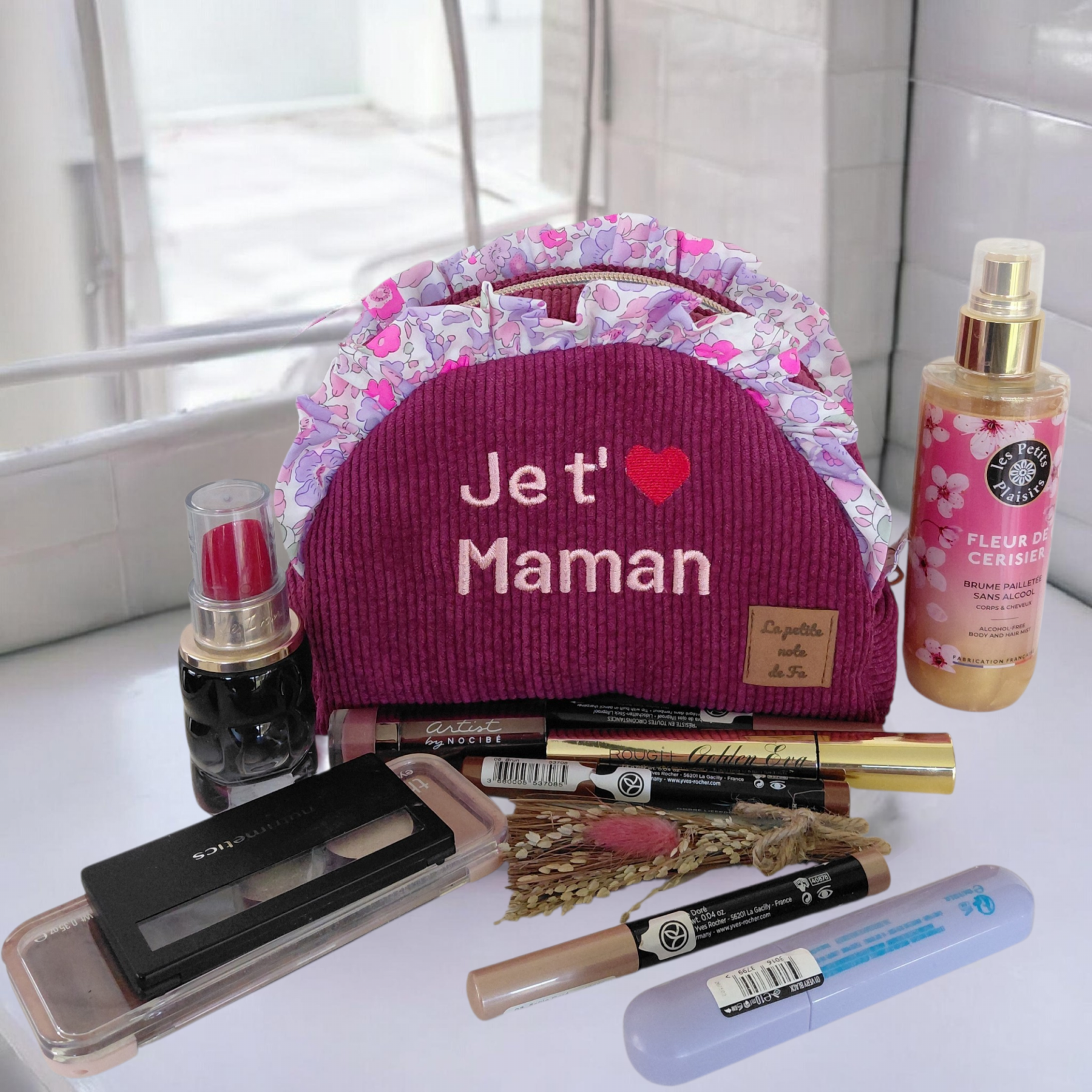 Trousse demi-lune brodée “Je t'aime maman” – Image 2