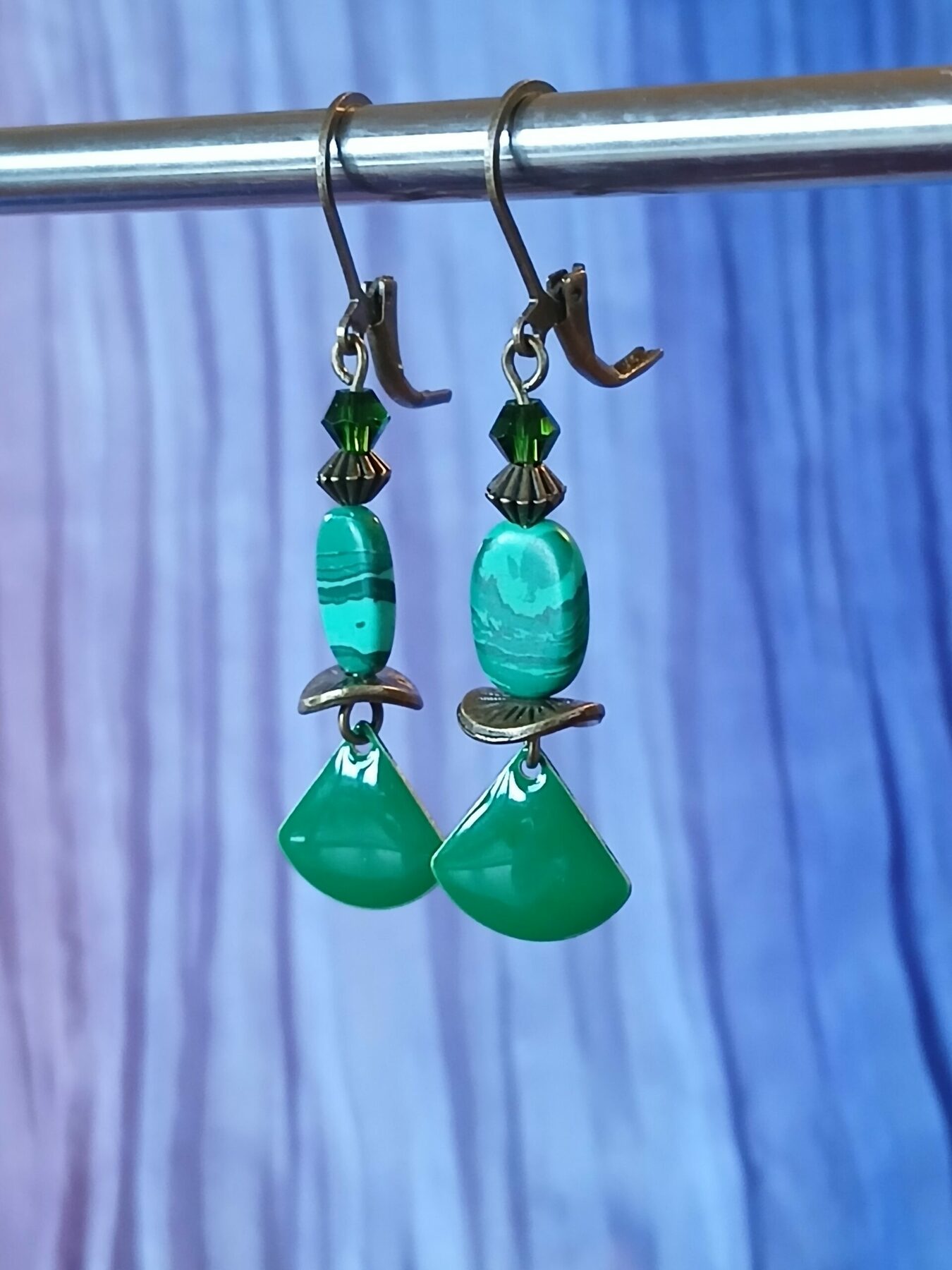 Boucles d'oreilles upcyclées pièce unique vert et bronze