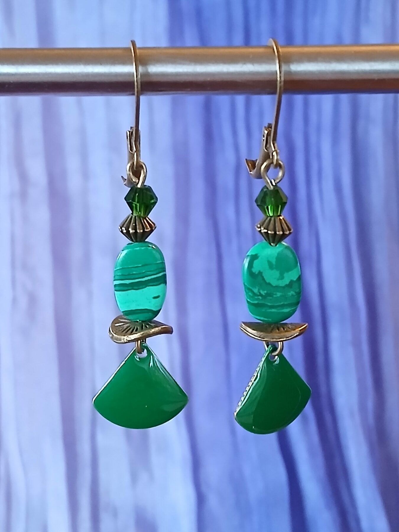 Boucles d'oreilles upcyclées pièce unique vert et bronze