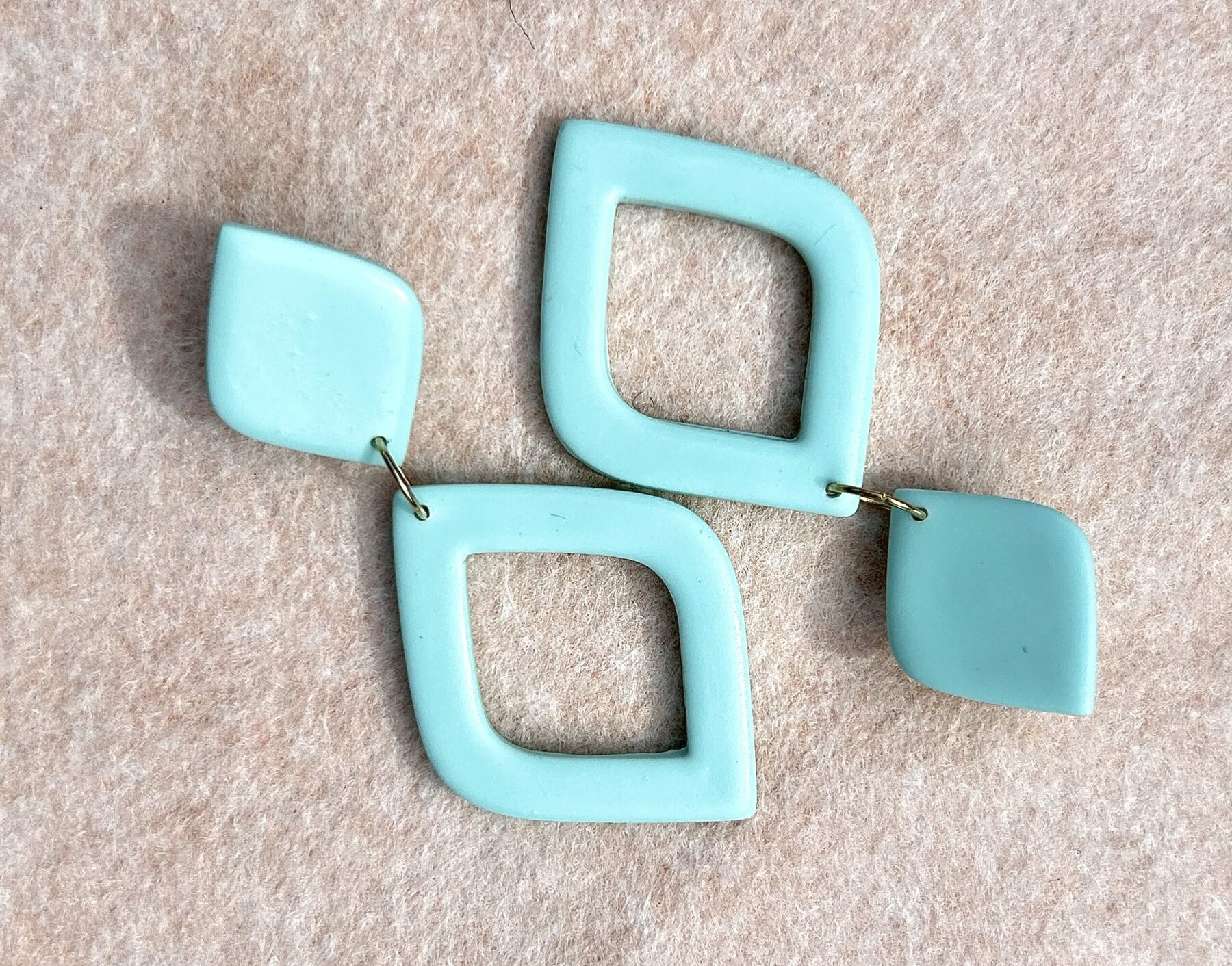 Boucles d’oreilles « Palm Springs » vert pastel – Image 2