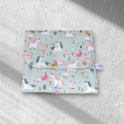 Pochette à barrettes et élastiques matelassée, modèles au choix
