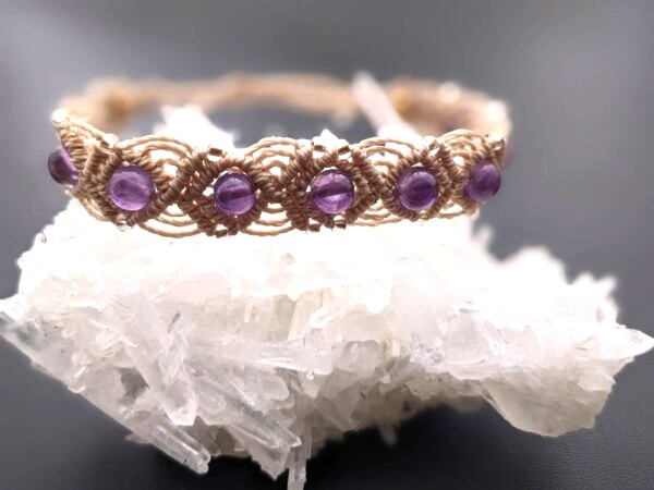 Bracelet Macramé Améthyste : Élégance et Sérénité au Poignet/ Fait Main,Cadeau Femme, Bijou Créateur,Lithothérapie