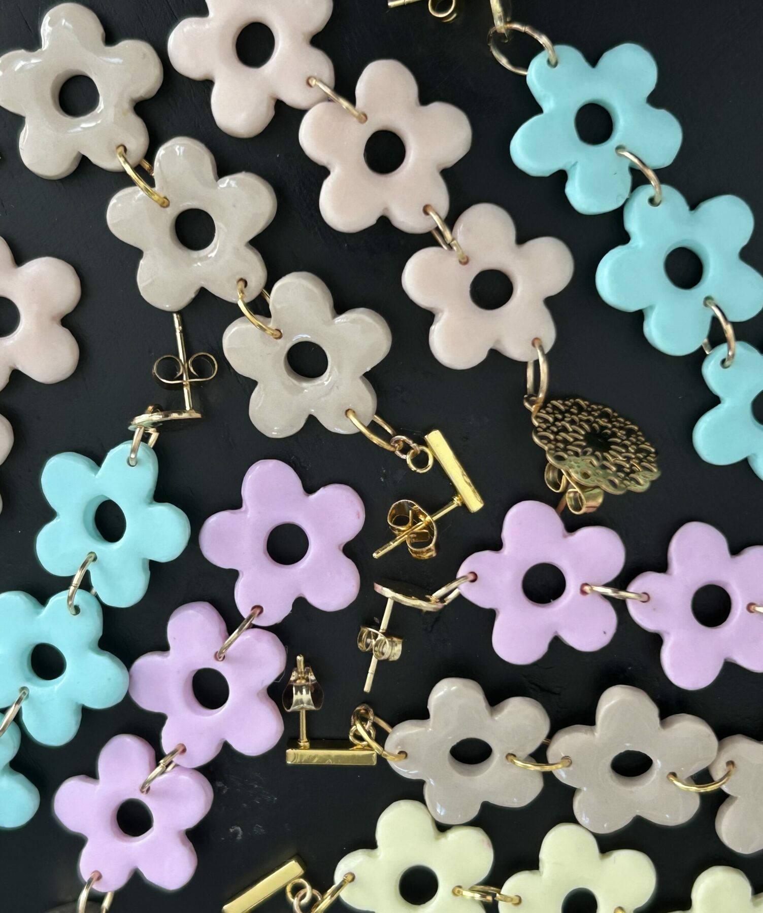 Boucles d’oreilles « Trioflora » en pâte polymère vert pastel – Image 5