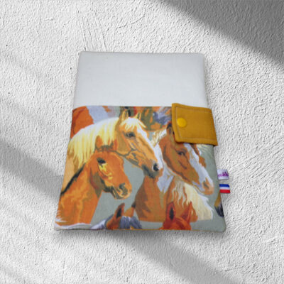 Housse protège carnet de santé, passeport pour cheval personnalisable modèle 1