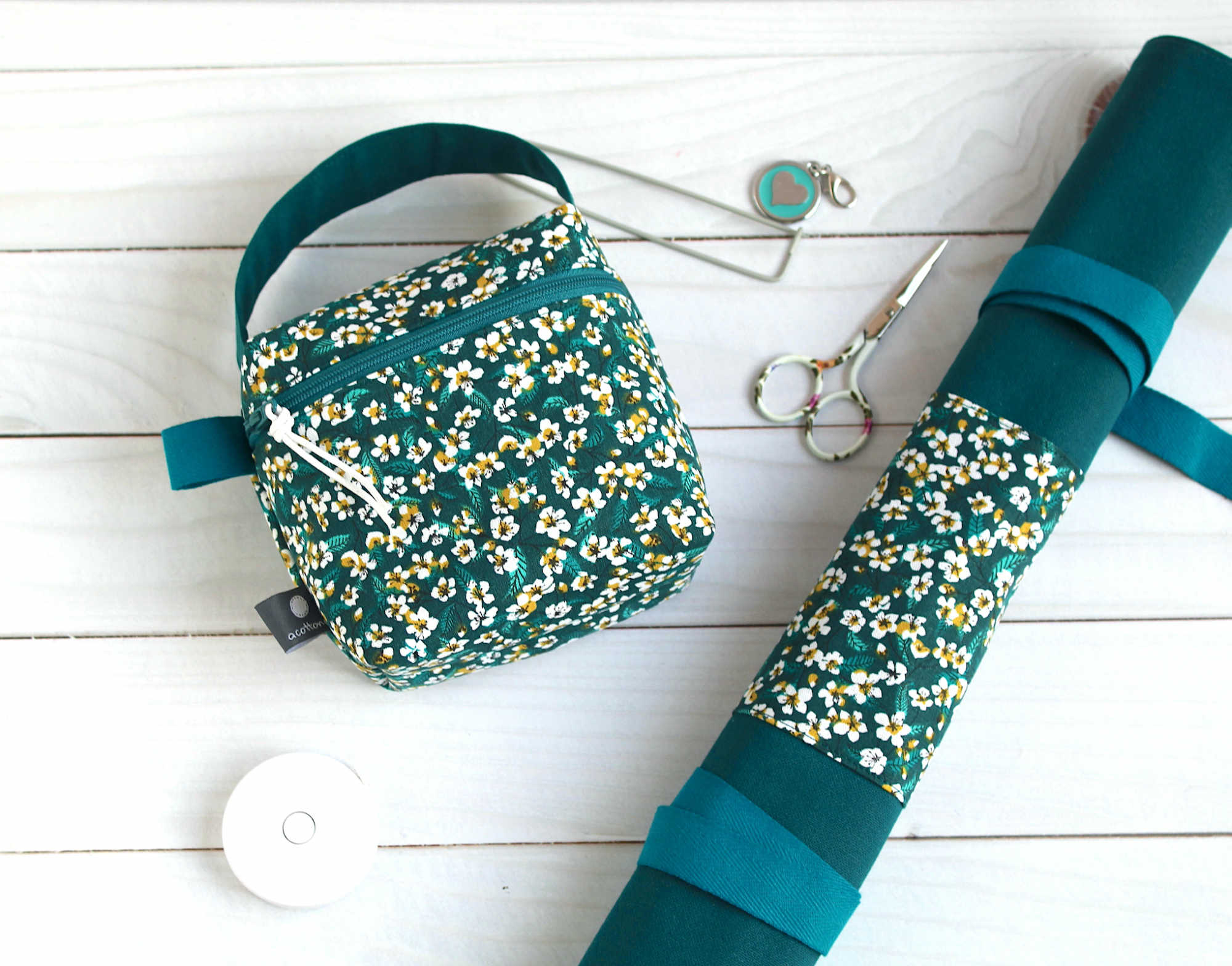 petite pochette accessoires tricot