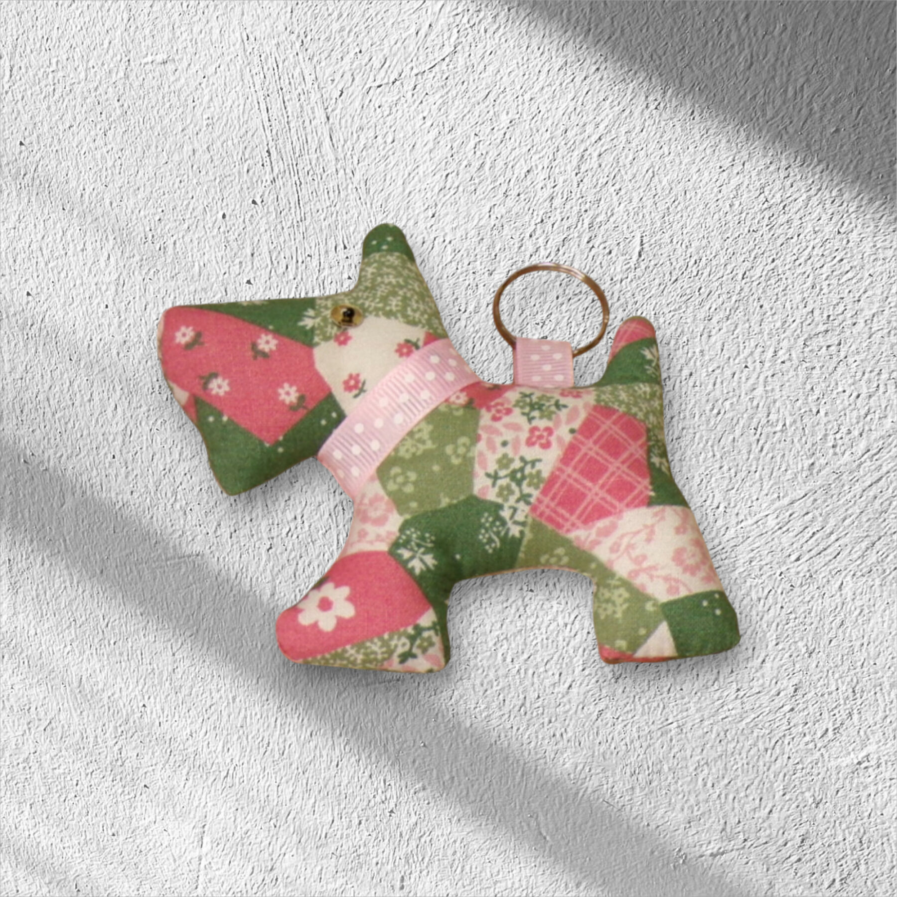 porte clés en forme de petit chien entièrement fait main modèles au choix – Image 4