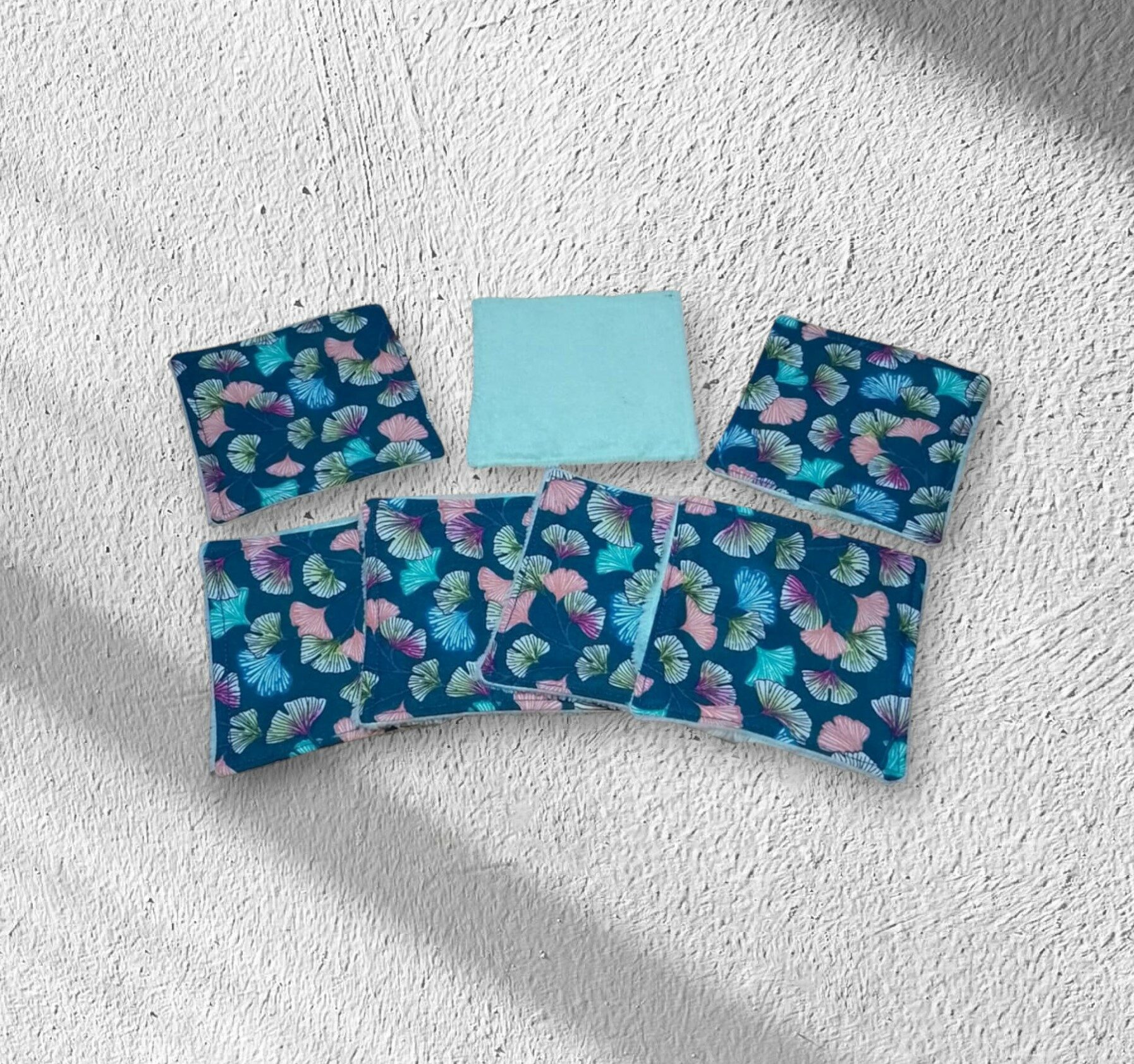 Kit beauté éco-responsable composé de 7 lingettes lavables, d’un bandeau de soin et d’un pochon de rangement en coton – Image 8