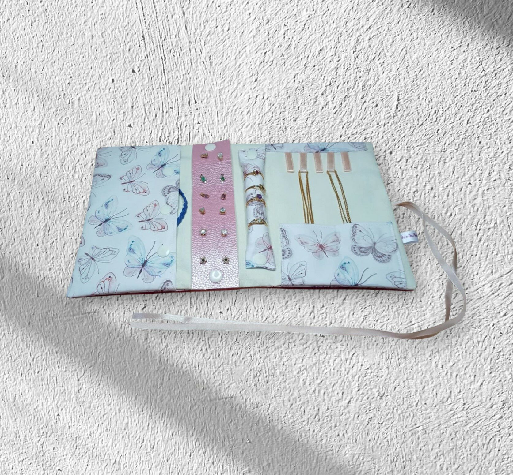 Pochette à bijoux de voyage pour transporter et ranger vos bijoux sans les mélanger. – Image 5