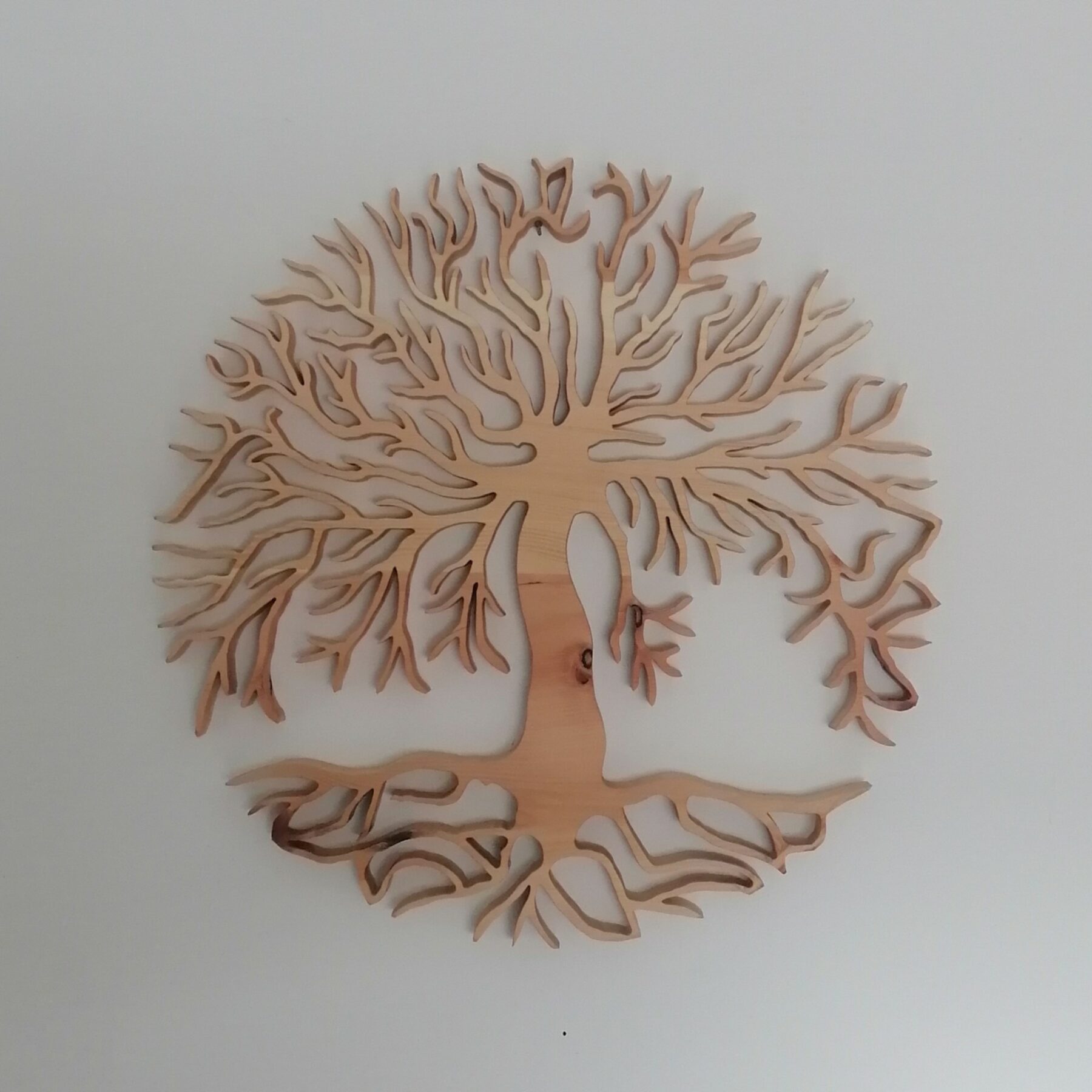 Arbre de vie en pin cembro fait main, "l'hiver" . diamètre 42 cm, finition naturelle. – Image 2