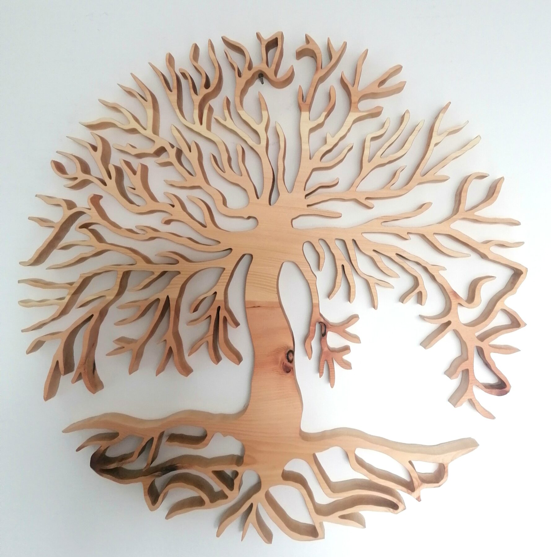 Arbre de vie en pin cembro fait main, "l'hiver" . diamètre 42 cm, finition naturelle.