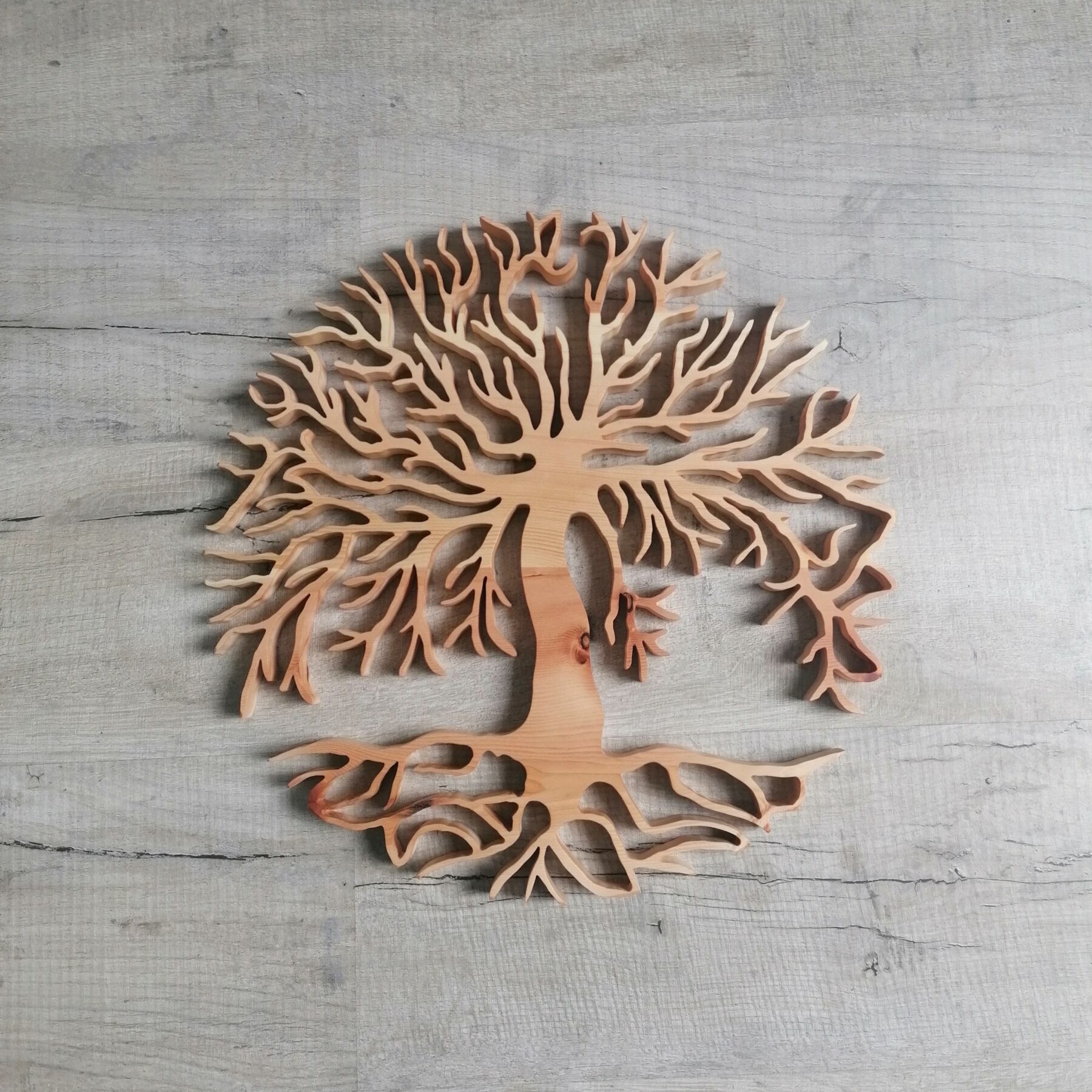 Arbre de vie en pin cembro fait main, "l'hiver" . diamètre 42 cm, finition naturelle. – Image 7