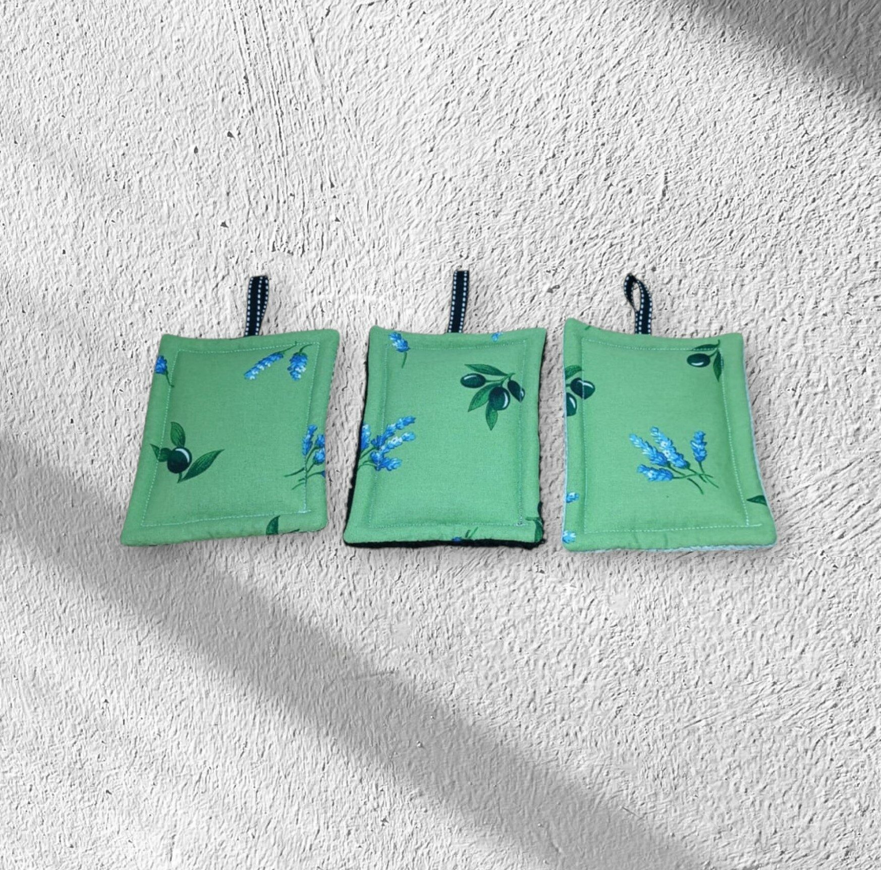 Panière de 6 feuilles d'essuie tout et 3 éponges lavables 100 % coton, – Image 6