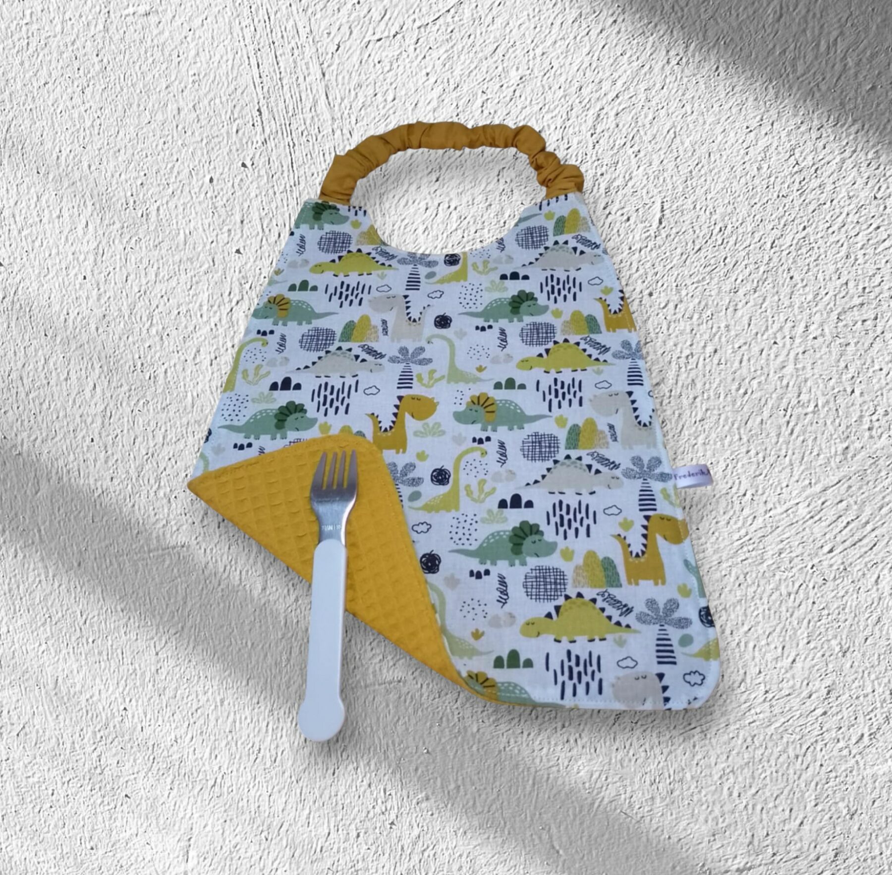 Serviette de table enfant, bavoir maternelle, modèle garçons et animaux au choix – Image 4