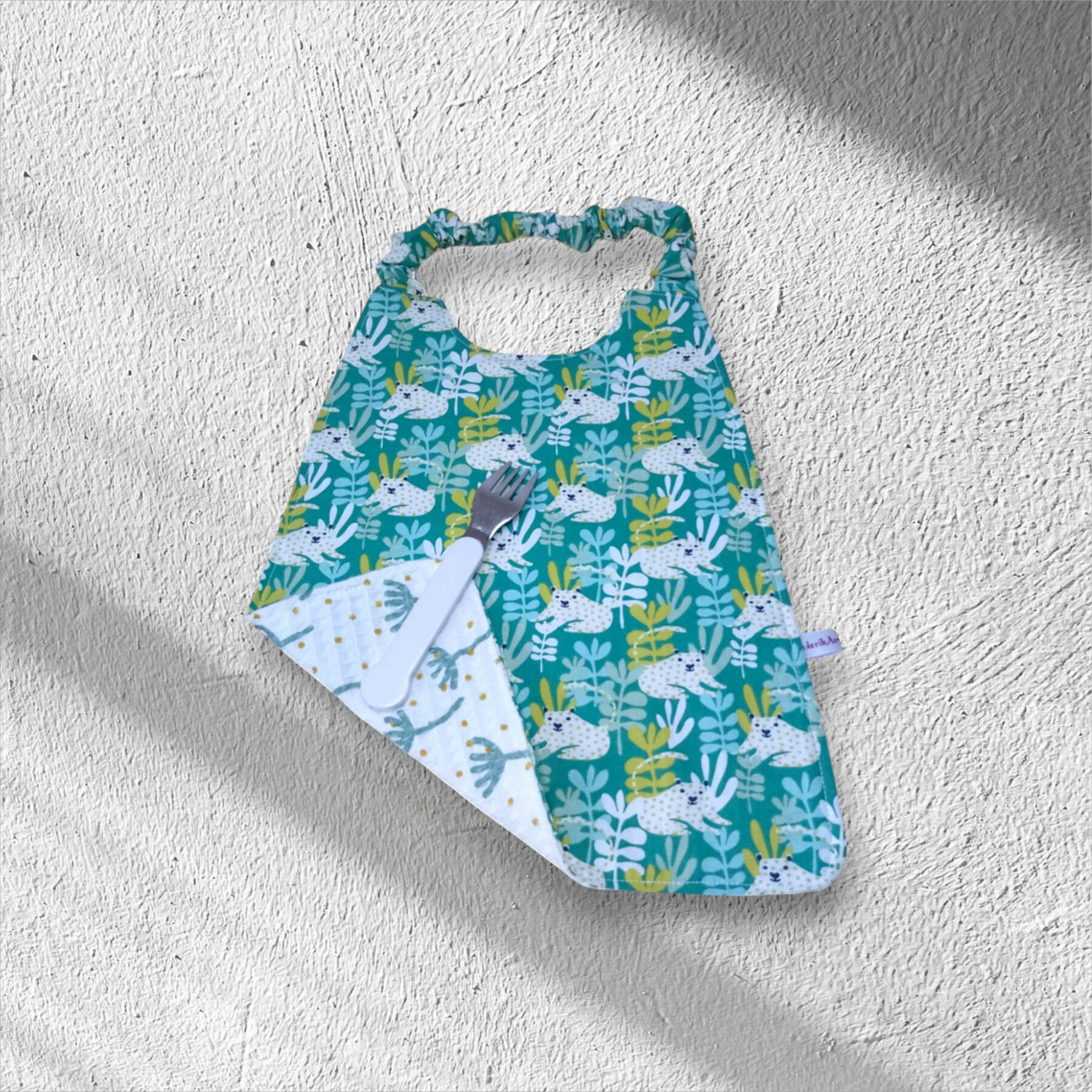 Serviette de table enfant, bavoir maternelle, modèle garçons et animaux au choix – Image 5