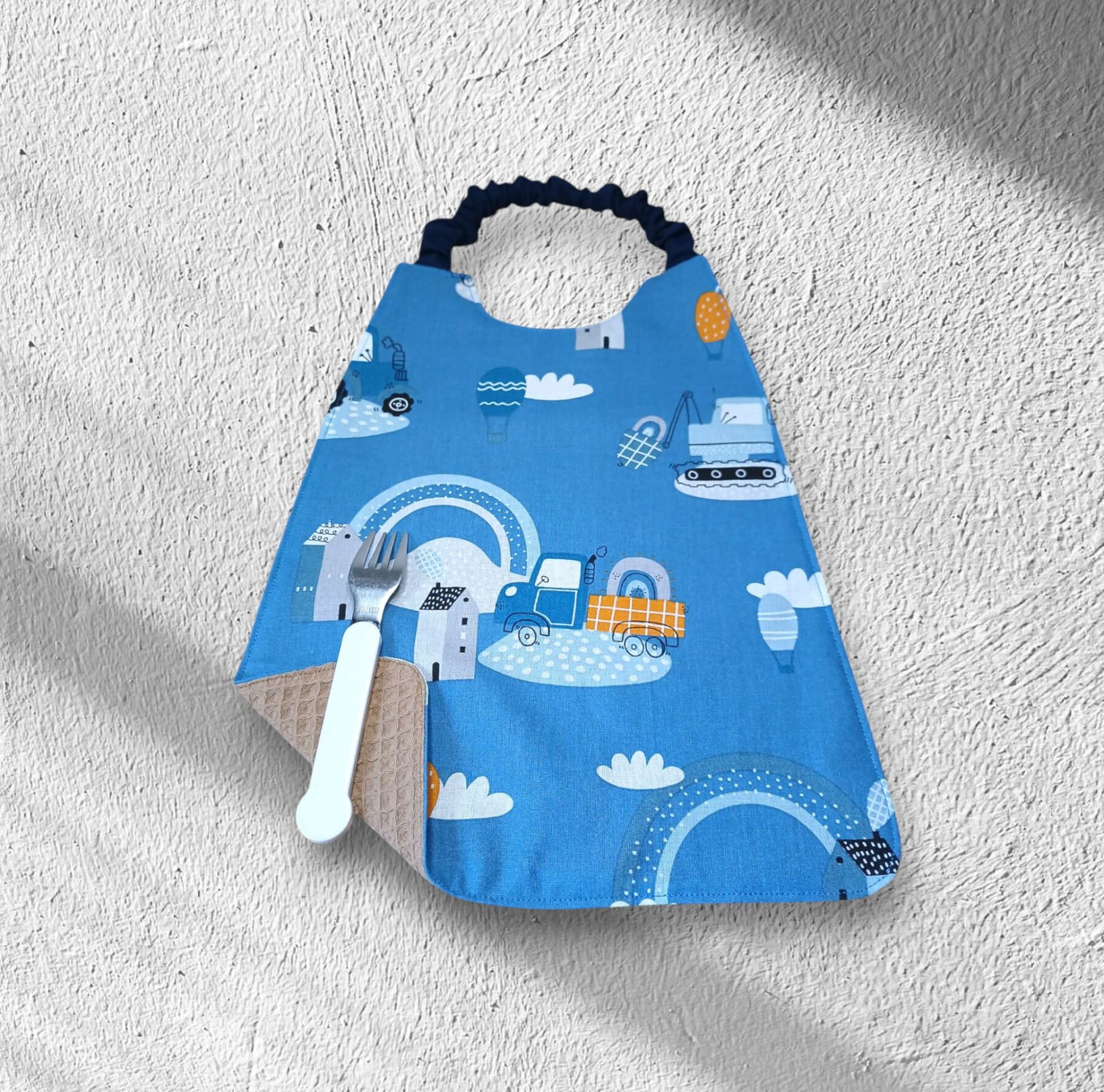 Serviette de table enfant, bavoir maternelle, modèle garçons et animaux au choix – Image 9