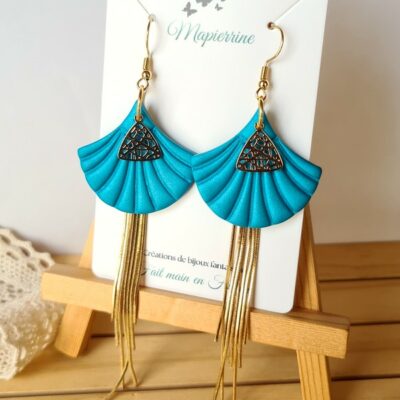 Boucles d'oreille femme fait main en pâte polymère et acier inoxydable Eventail à pampilles bleu