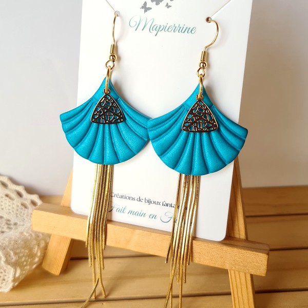 Boucles d'oreille femme fait main en pâte polymère et acier inoxydable Eventail à pampilles bleu