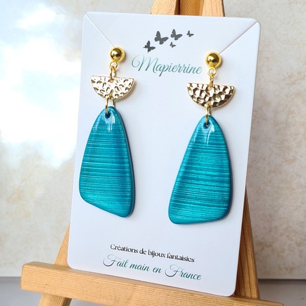 Boucles d'oreille femme fait main en pâte polymère et résine Bleu nacré