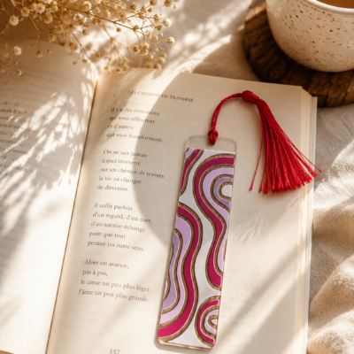 Marque-page « Vagues rouges » et pompon rouge