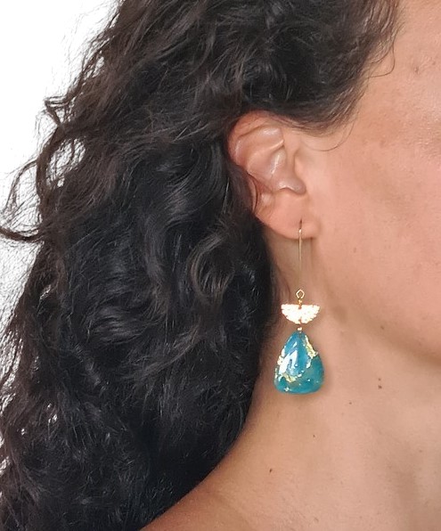 Boucles d’oreille femme fait main en pâte polymère résinée et breloque acier inoxydable – Image 3