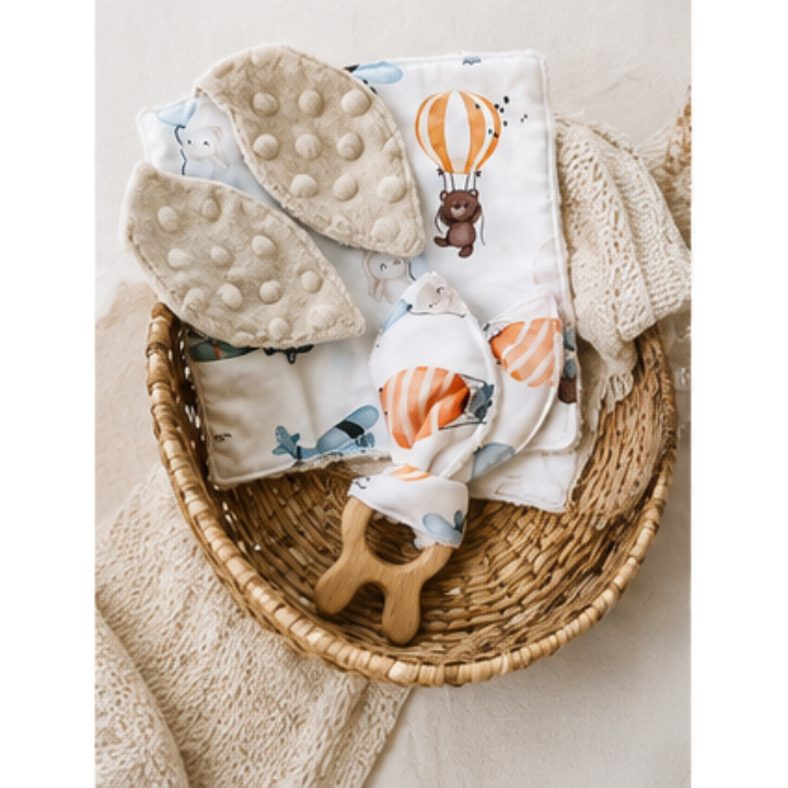 Ensemble bébé fait main – Doudou, hochet et lingettes assortis – Image 5