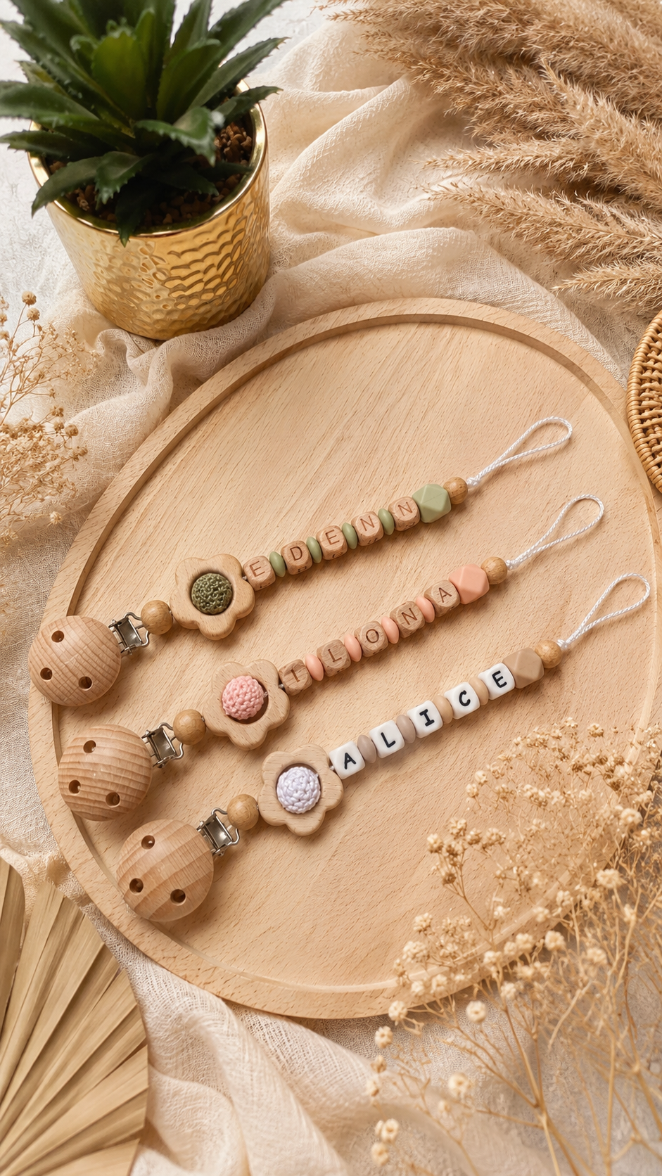 attache tetine crochet anneau bois