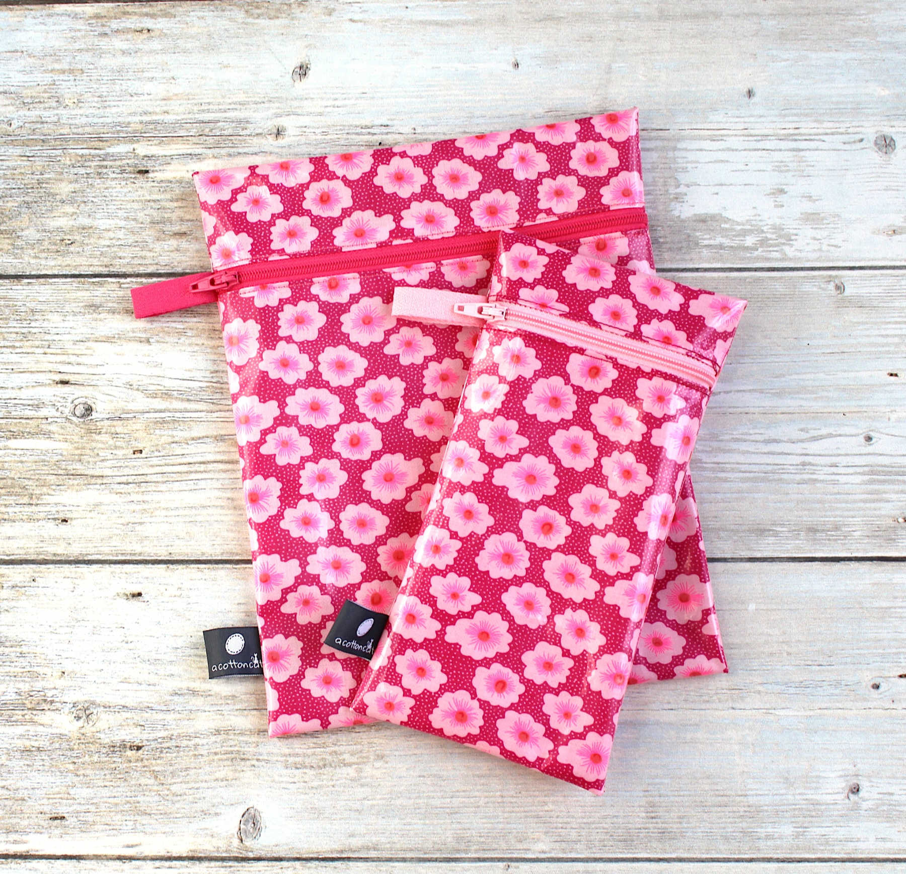 pochettes tissu enduit fleurs brillant